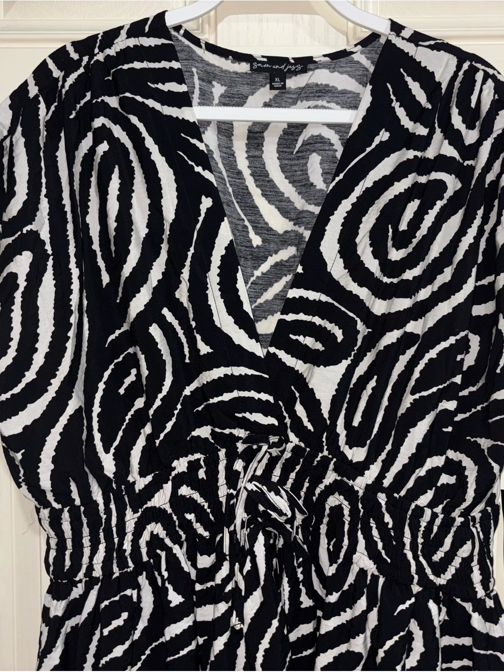 Black & White Swirl V-Neck Drawstring Dress - Picture 4 of 9